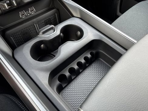 New 2026 RAM 2500 Big Horn AWD/4WD image 19