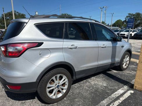 Used 2018 Ford Escape SEL w/ Ford Safe & Smart Package FWD image 4