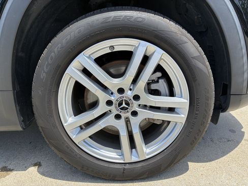 Used 2023 Mercedes-Benz GLB 250 image 31