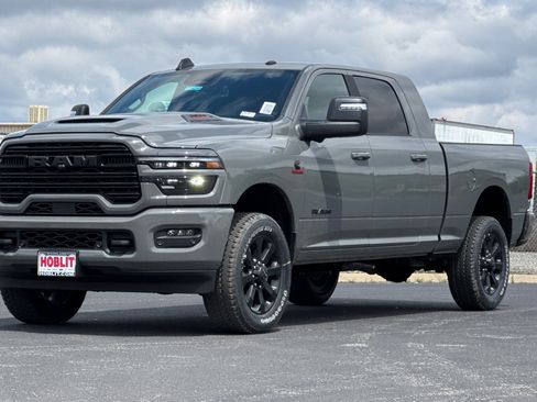 New 2026 RAM 2500 Laramie AWD/4WD image 7