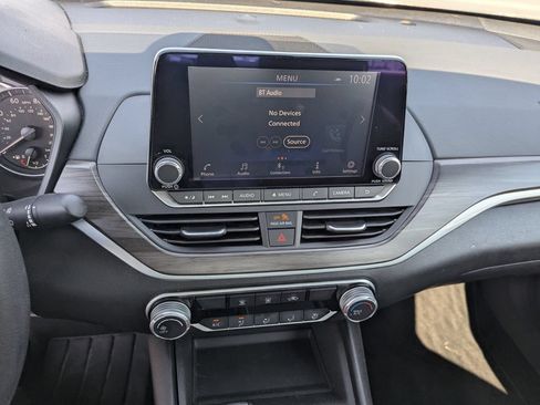 Used 2025 Nissan Altima 2.5 SV FWD image 20