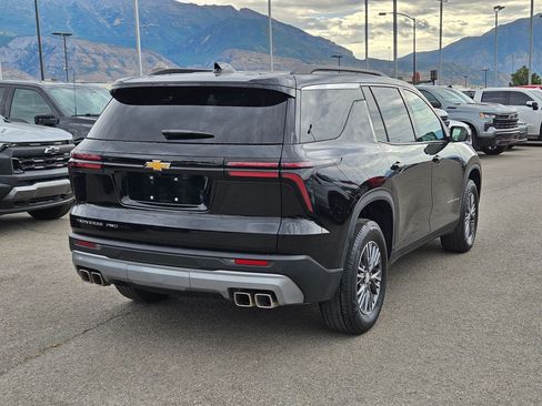 Used 2026 Chevrolet Traverse LT AWD/4WD image 3