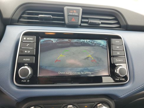 Used 2025 Nissan Versa SV image 10