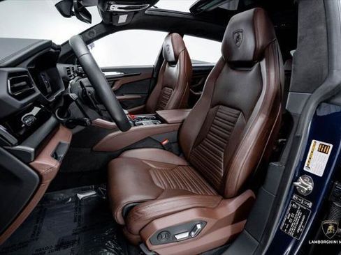 Used 2025 Lamborghini Urus SE AWD/4WD image 23