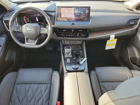 Certified 2026 Nissan Rogue Platinum w/ Platinum Premium Package image 9