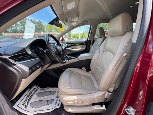 Used 2019 Buick Enclave Essence AWD/4WD image 10