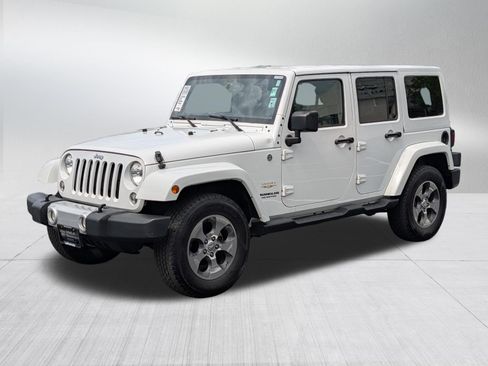 Used 2015 Jeep Wrangler Unlimited Sahara w/ Dual Top Group AWD/4WD image 3
