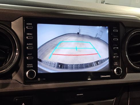 Used 2020 Toyota Tacoma SR5 w/ SR5 Appearance Package (SM) image 29