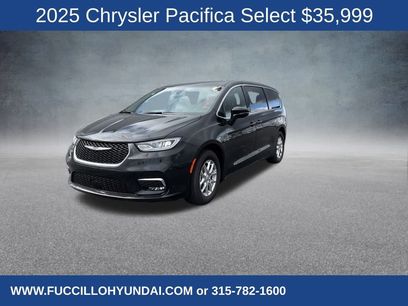 Used 2025 Chrysler Pacifica Select
