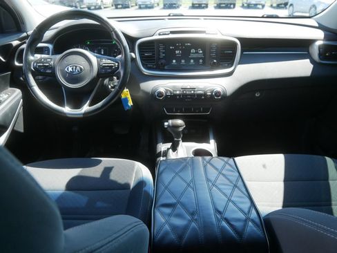 Used 2017 Kia Sorento AWD w/ LX Convenience Package image 17