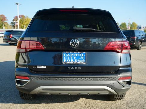 Used 2024 Volkswagen Taos SE image 5