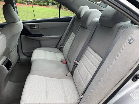 Used 2015 Toyota Camry LE FWD image 12
