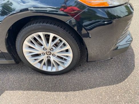 Used 2020 Toyota Camry XLE w/ Sunroof Package FWD image 27