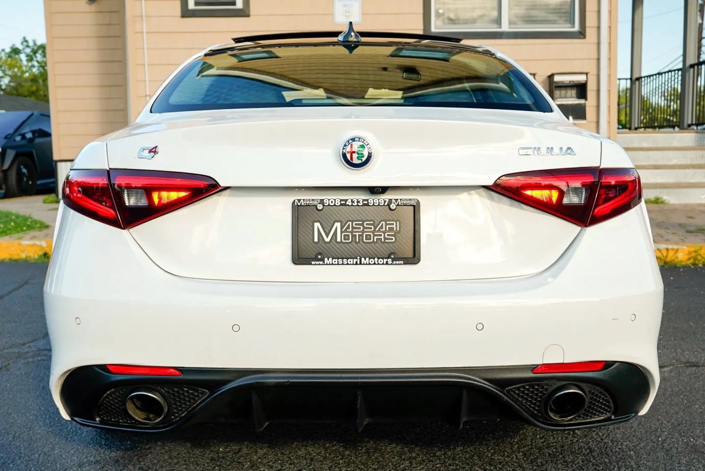 Used 2017 Alfa Romeo Giulia AWD image 6