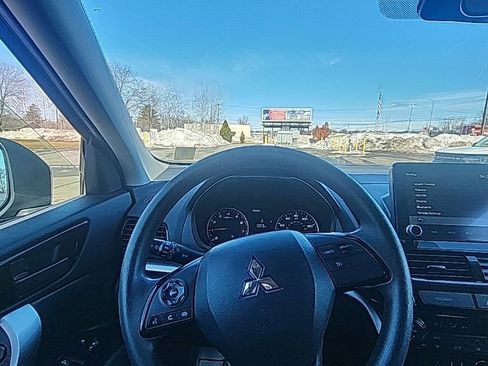 Used 2024 Mitsubishi Eclipse Cross SE image 2