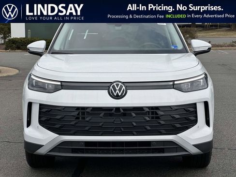 New 2026 Volkswagen Tiguan SE AWD/4WD image 3
