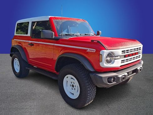 Used 2024 Ford Bronco Heritage Edition AWD/4WD image 3