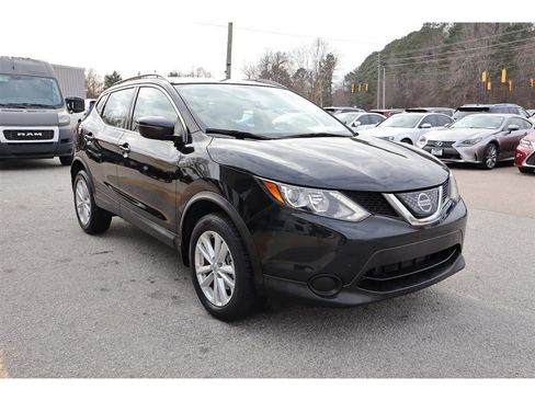 Used 2018 Nissan Rogue Sport SV image 9