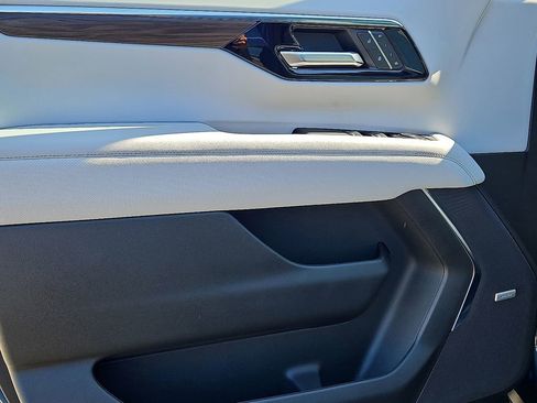 New 2025 Chevrolet Tahoe Premier w/ Sun And Tow Package image 10