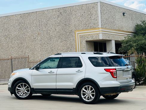 Used 2013 Ford Explorer XLT FWD image 6