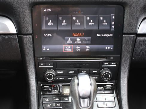 Used 2021 Porsche 718 Boxster w/ Premium Package RWD image 12
