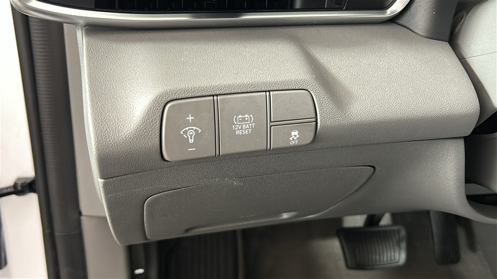 Used 2025 Hyundai Elantra Hybrid FWD image 24