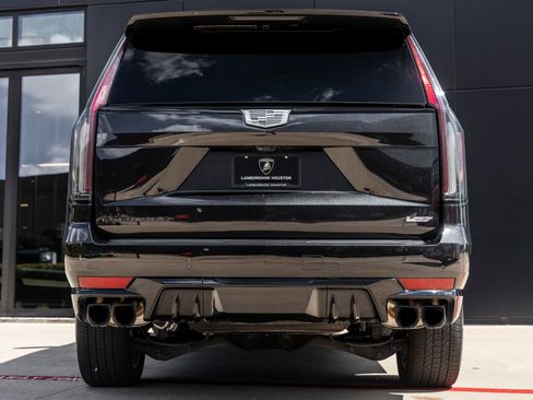 Used 2024 Cadillac Escalade V w/ LPO, ONYX Package AWD/4WD image 7