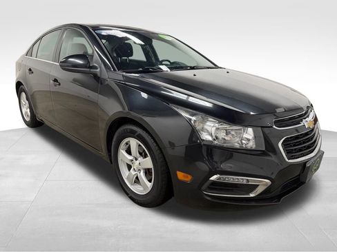 Used 2016 Chevrolet Cruze LT image 4