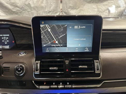 Used 2020 Lincoln Navigator L Black Label w/ Cargo Convenience Package AWD/4WD image 5