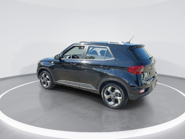 Used 2026 Hyundai Venue SEL FWD image 6