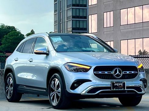 Certified 2026 Mercedes-Benz GLA 250 4MATIC image 1