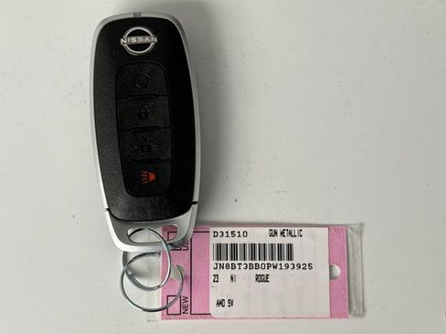 Used 2023 Nissan Rogue SV image 19