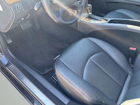 Used 2009 Mercedes-Benz E 350 Sedan image 27