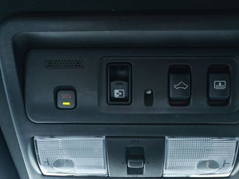 Used 2021 Nissan Titan PRO-4X w/ Pro-4x Convenience Package image 19