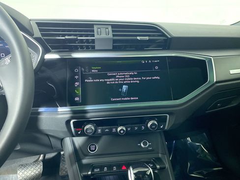 Certified 2025 Audi Q3 2.0T Premium w/ Convenience Package image 8