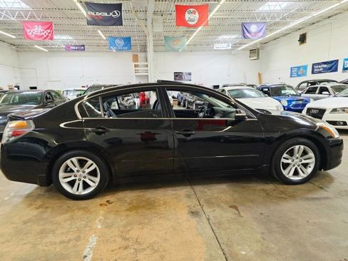 Used 2010 Nissan Altima 3.5 SR w/ Premium Pkg FWD image 15