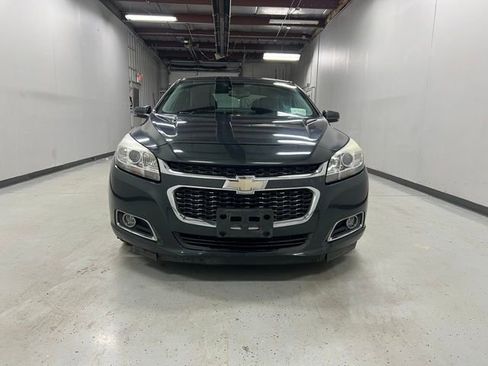 Used 2015 Chevrolet Malibu LT image 2