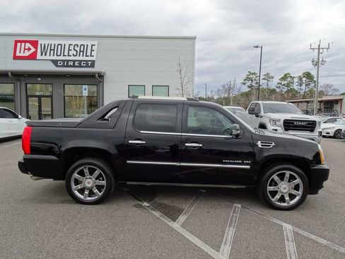 Used 2013 Cadillac Escalade EXT Premium image 3