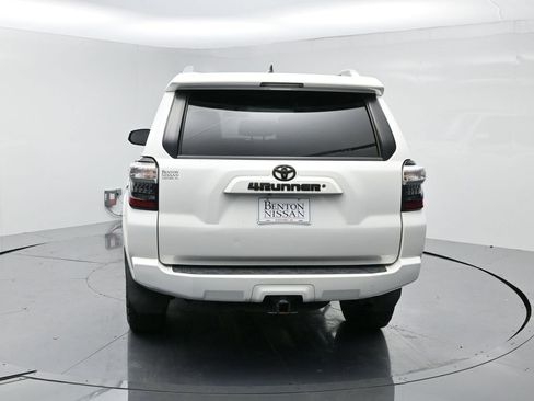 Used 2018 Toyota 4Runner SR5 image 20