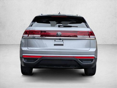 Used 2024 Volkswagen Atlas Cross Sport SE image 7