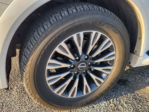 Used 2024 Nissan Armada SL w/ Midnight Edition Package image 10