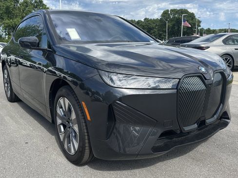 Used 2026 BMW iX xDrive45 w/ Executive Package image 2
