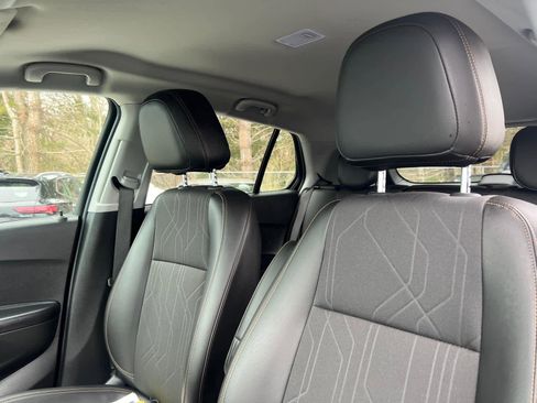 Certified 2022 Chevrolet Trax LT w/ LT Convenience Package image 13