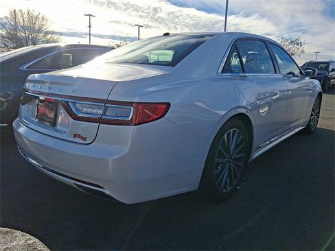 Used 2017 Lincoln Continental Select w/ Climate Package image 4