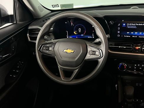 Used 2025 Chevrolet TrailBlazer LT image 16