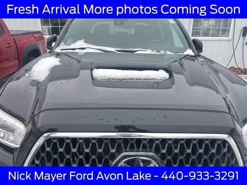 Used 2018 Toyota Tacoma TRD Sport image 8