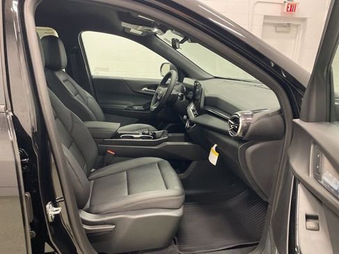 New 2026 Chevrolet Equinox LT w/ Convenience Package II image 32