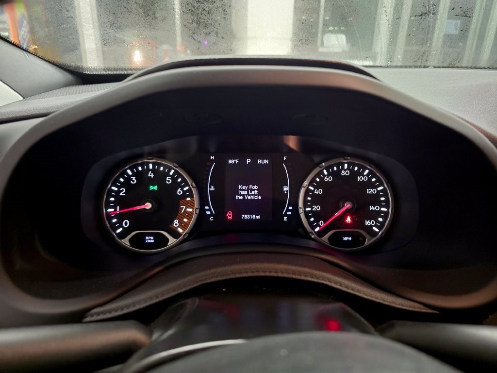 Used 2020 Jeep Renegade Sport w/ Sport Appearance Group FWD image 19