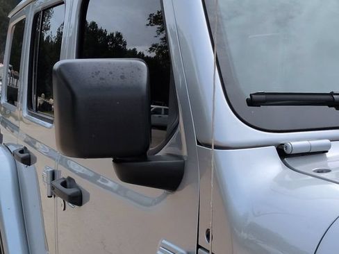 Used 2023 Jeep Wrangler Unlimited Rubicon 4xe w/ Steel Bumper Group AWD/4WD image 13
