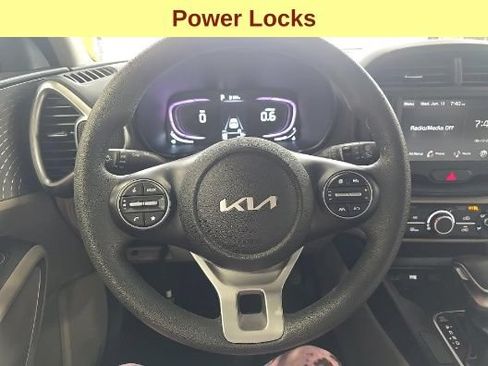 Used 2025 Kia Soul LX FWD image 11